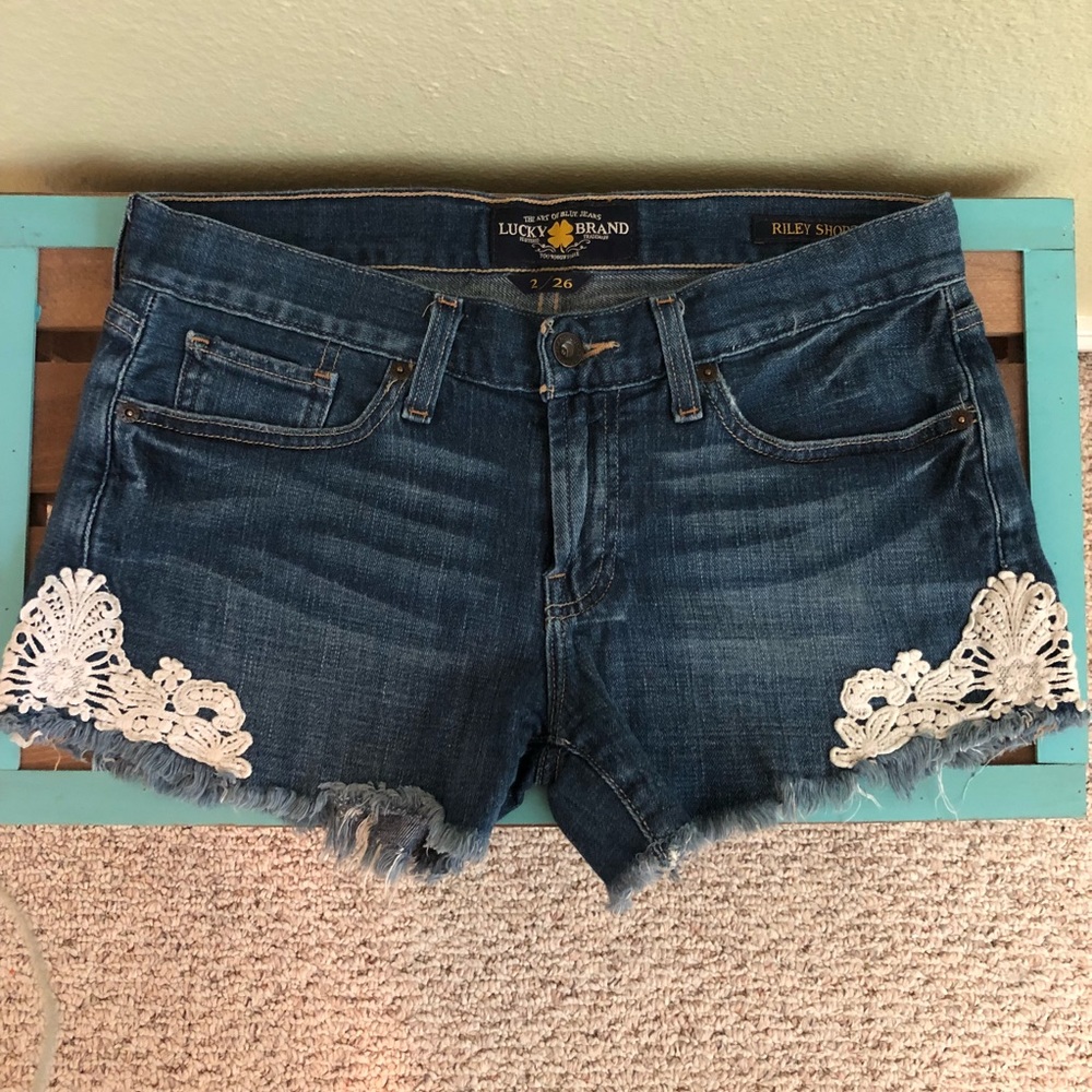 Lucky Brand Riley Short with Lace detail